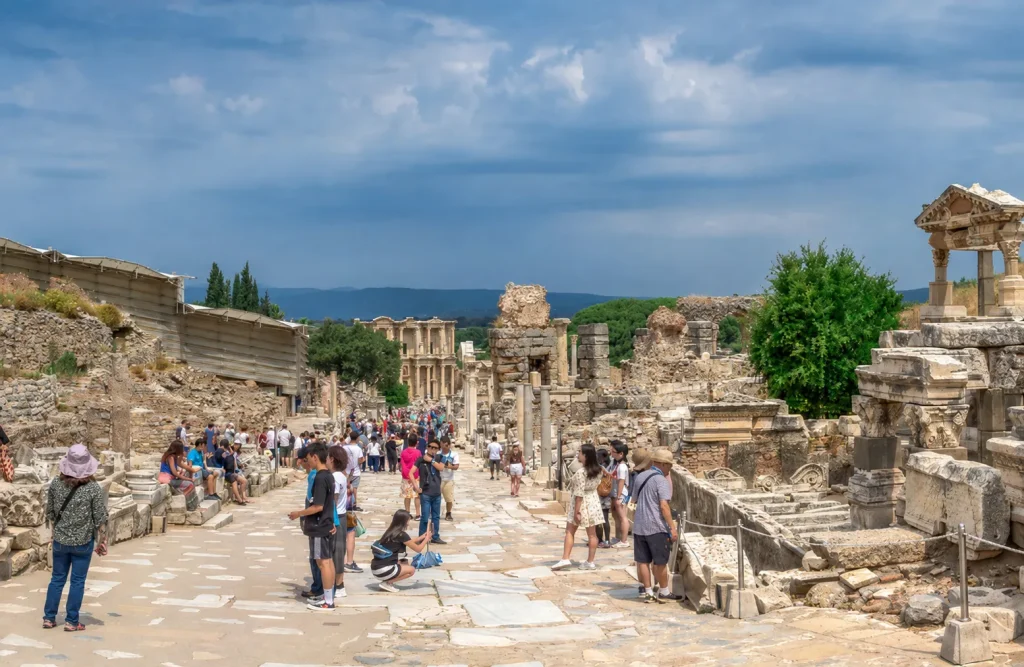 Crowded tour groups rushing through Ephesus, one of busiest Turkey UNESCO sites