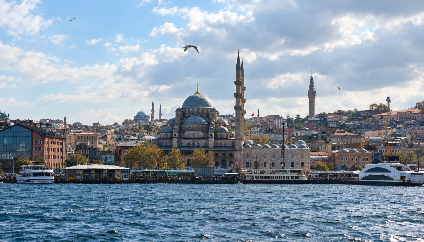 Istanbul's mosques along the Bosphorus, the entry point for travelers facing the Turkey digital nomad visa Pakistan gap